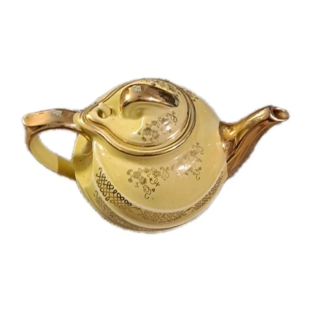Vintage HALL Ceramic tea pot #0799 PARADE/GLOBE Canary‎ Yellow 6 cup 1930's USA